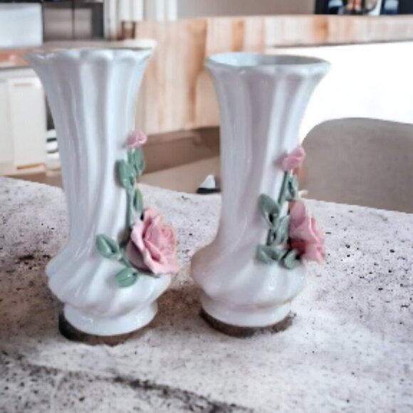 Vintage Pink Roses and White Flower Vases For your Collection or for Display - Picture 2 of 4
